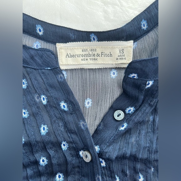 Abercrombie & Fitch Sheer Blue 3/4 Top XS - Picture 5 of 6